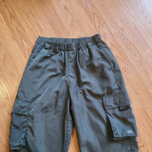ALO YOGA IT GIRL CARGO JOGGER PANTS ELASTIC WAIST & ANKLE DARK CACTUS GREEN sz M - Picture 3 of 8